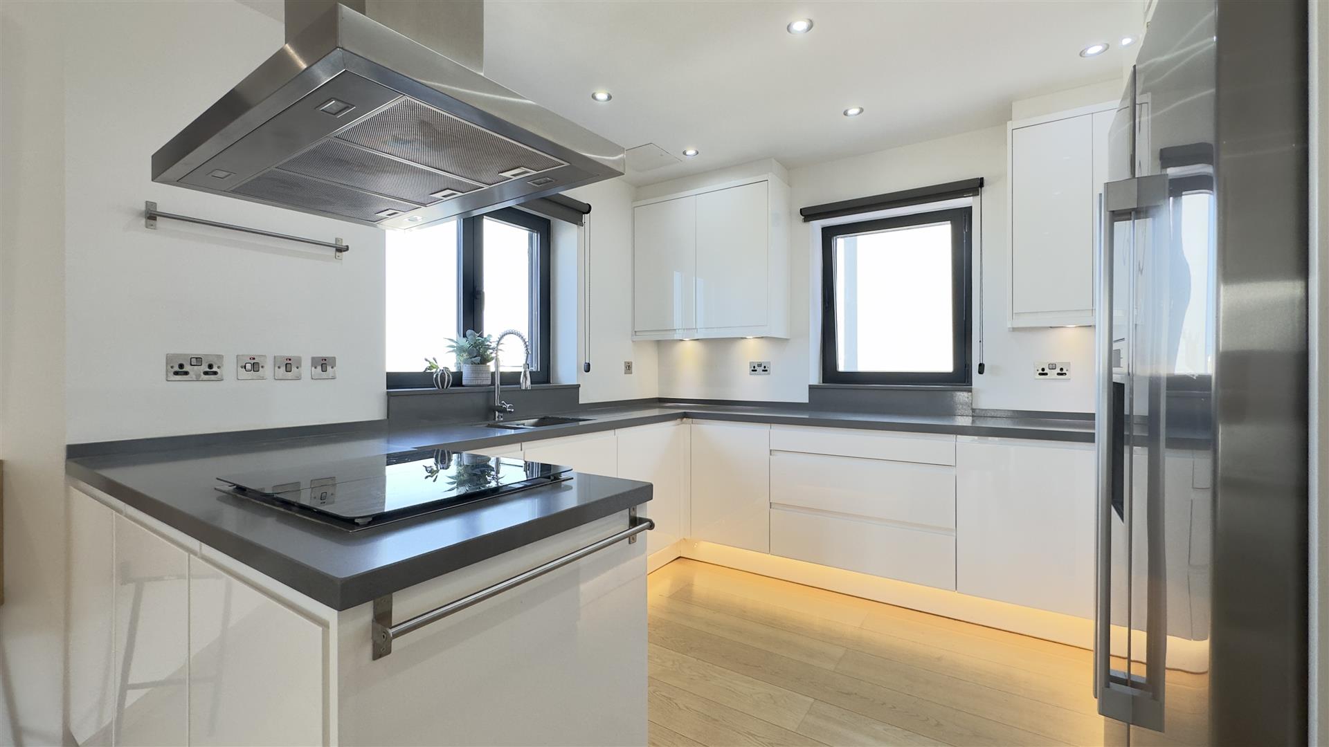 Image of Apartment - 4 Bedrooms - 2 Bathrooms for Sale in Prince Edward's Gate-Gibraltar, Image 4